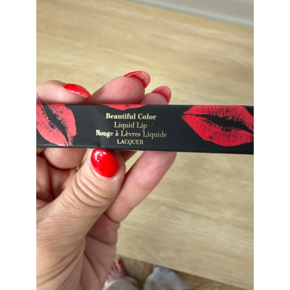 Elizabeth Arden Beautiful Color Liquid Lip Lacquer Casual 27L 0.08oz New In Box